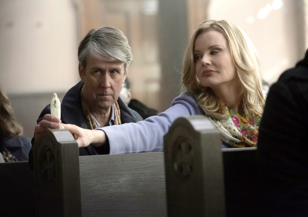 THE EXORCIST: L-R: Alan Ruck and Geena Davis in THE EXORCIST premiering Friday, Sept. 23 (9:00-10:00 PM ET/PT) on FOX. ©2016 Fox Broadcasting Co. Cr: Chuck Hodes/FOX